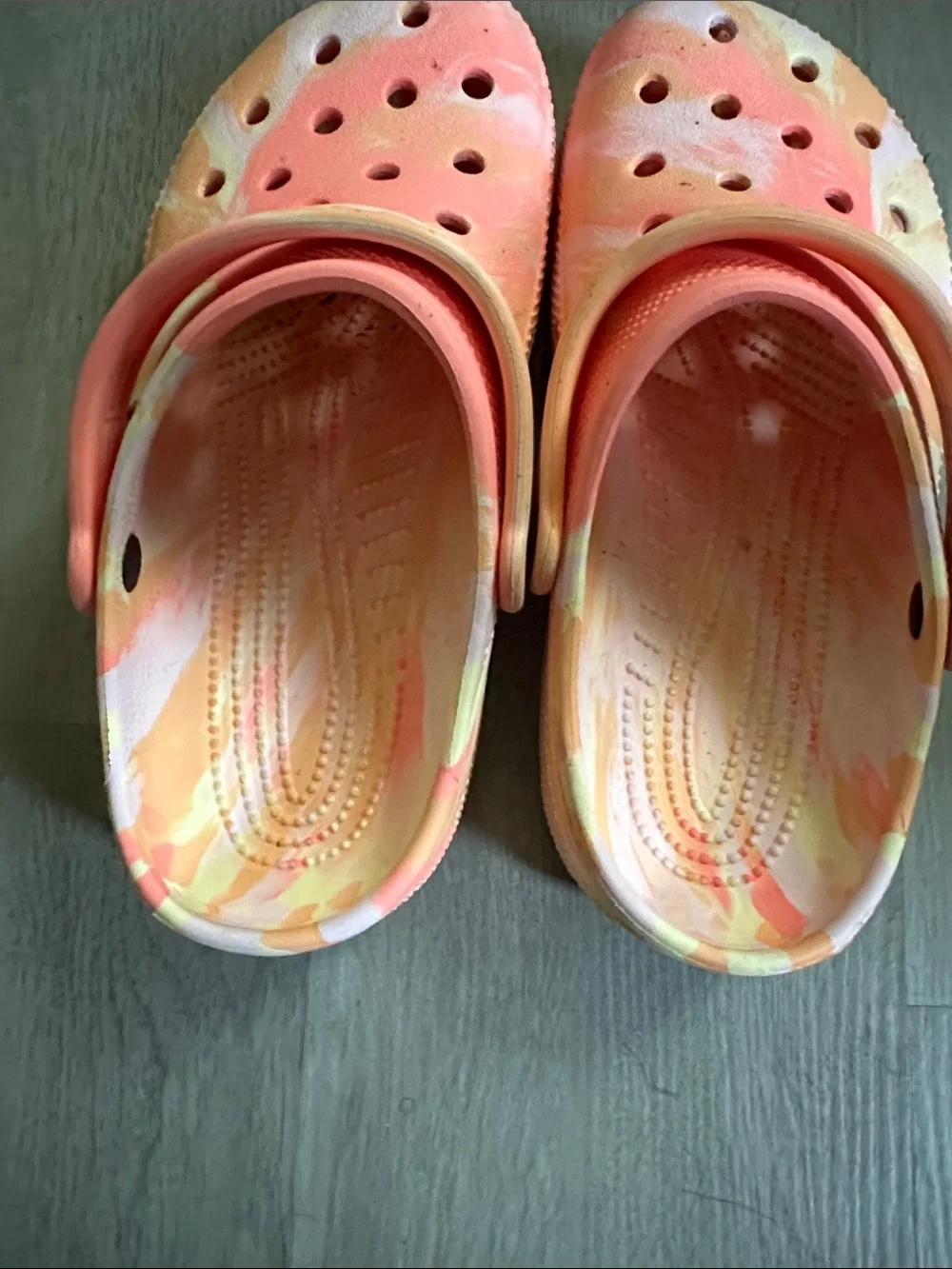 CROCS Kids Tie-Dye Clog in Peach and Cream